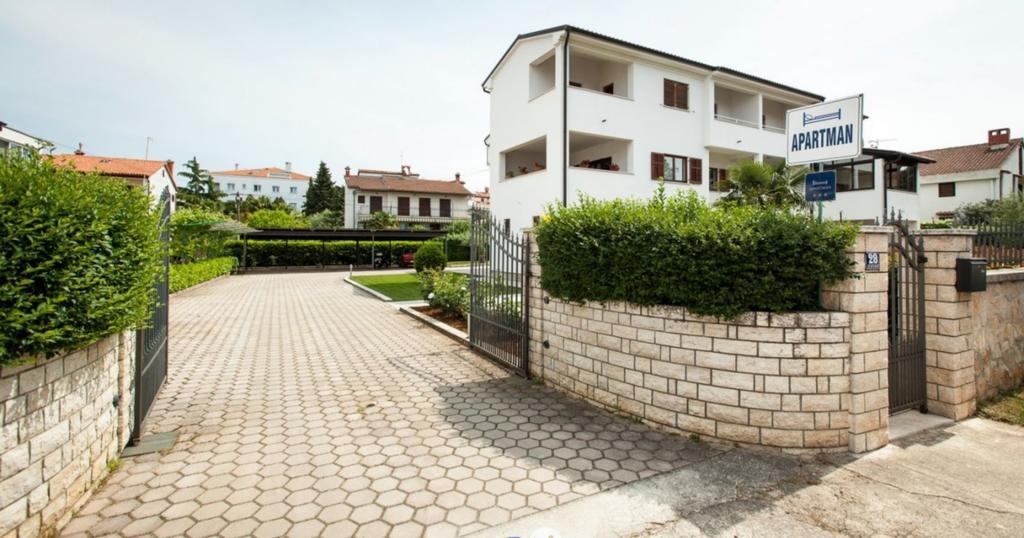 Apartments Hrvatin Ровінь Екстер'єр фото