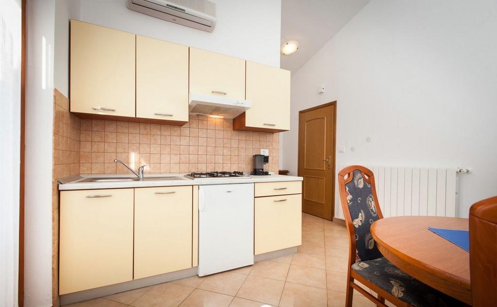 Apartments Hrvatin Ровінь Екстер'єр фото