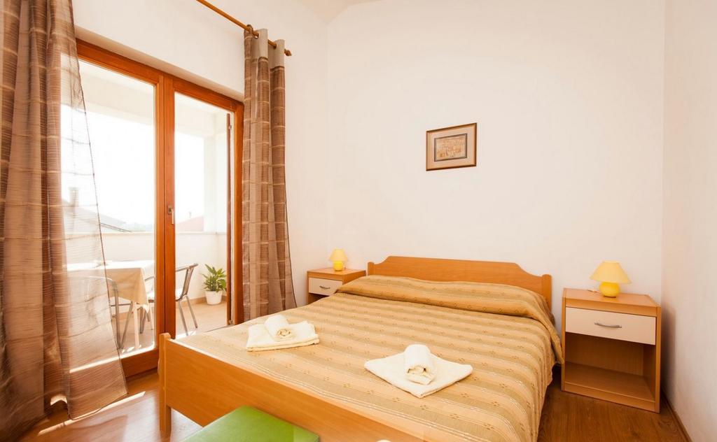 Apartments Hrvatin Ровінь Екстер'єр фото