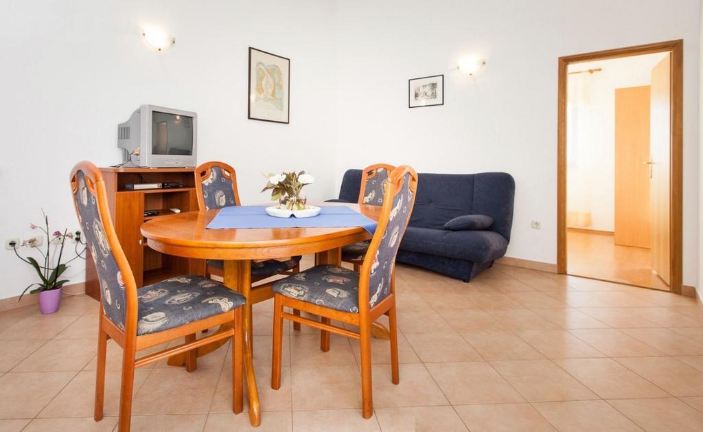 Apartments Hrvatin Ровінь Екстер'єр фото