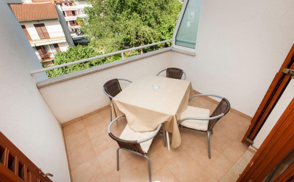 Apartments Hrvatin Ровінь Екстер'єр фото